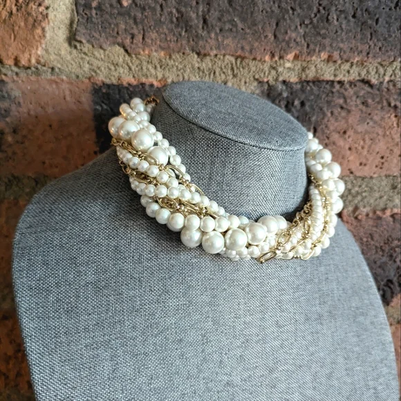 WHBM Pearl Twisted Bib Necklace - Picture 3 of 6